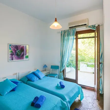 Achladies Beach Apartment דירה *